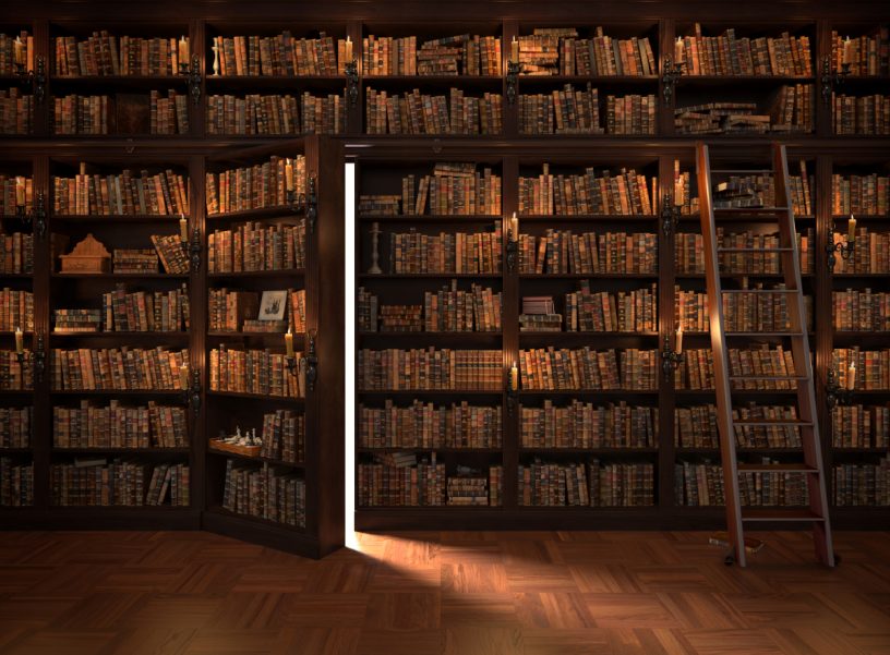 Eine Geheimtür in einer Bibliothek