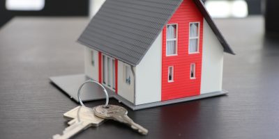 Kleines Haus und Schlüssel